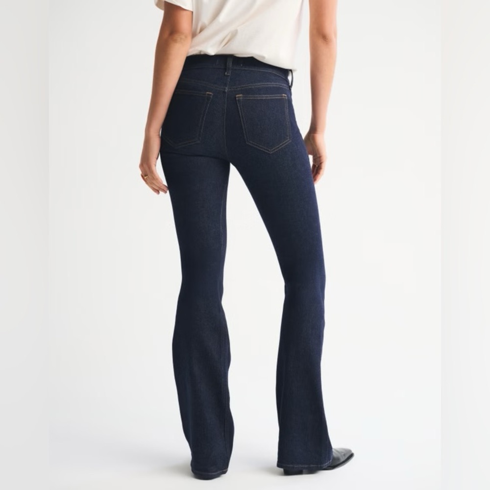 NWT A&F Mid Rise Bootcut Jeans - Picture 2 of 14